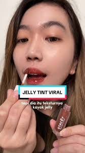 Stacey Shade's Instagram, Twitter & Facebook