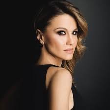 Natasa Nikolic (@Nikolnna)