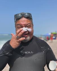 Hoy fue una mañana muy especial… 🌊 Arturo surfer 🏄 emulando a mi tío el  gran Felipe Pomar campeón mundial de tabla en 1965. Muchas gracias a  @ozonosurf y George Jarita. #arturopomar #