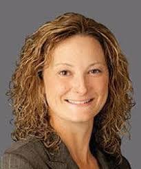 Jennifer Almendarez's Instagram, Twitter & Facebook