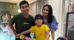 Find top songs and albums by nagita slavina, including menerka nerka, ku jatuh cinta and more. Berhasil Puasa Sampai Magrib Rafathar Bikin Nagita Slavina Bangga