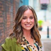 Corina Aparicio's Instagram, Twitter & Facebook