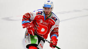 Tomáš zohorna (born 3 january 1988, in chotěboř) is a czech professional ice hockey player. Hc Dynamo Pardubice Novopeceny Otec Tomas Zohorna Byl Hostem Hokej Special Na Ceskem Rozhlasu Pardubice