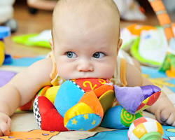 صورة baby learning through senses