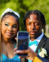 Sneaker ball/Prom Pics @_creativevisionz #sneakerball #prom  #greenvillencphotographer #252photographer