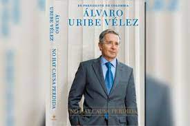 El exvicepresidente, germán vargas y el expresidente álvaro uribe vélez, cuestionaron fuertemente al gobierno por los acuerdos a los que llegó en buenaventura. Libro De Biografia De Uribe Tiene Agradecimiento Para General R Santoyo El Espectador