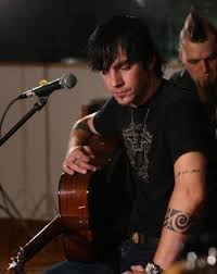 Pin By Cheyenne Kirlik On Music 3 Adam Gontier Three Days Grace Extraordinary People