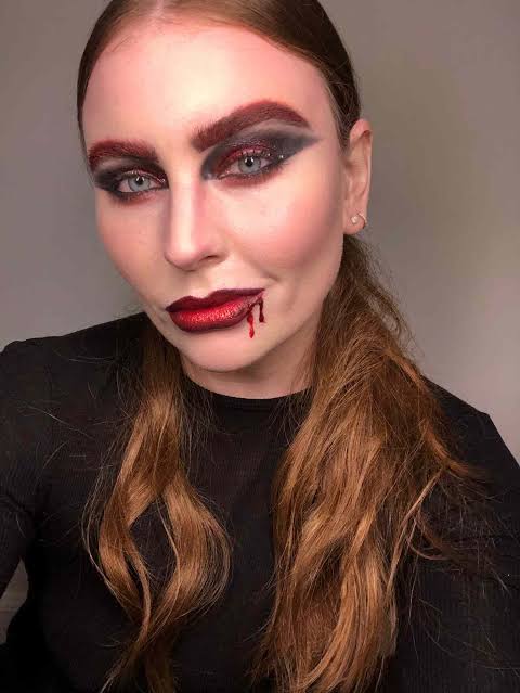Create a Glam Vampire Makeup Look In 6 Simple Steps