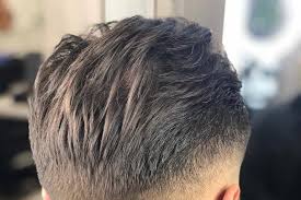 Questo taglio sfumato uomo con sfumatura bassa è un punto di . Fashion Barber Consulta La Disponibilita E I Prezzi