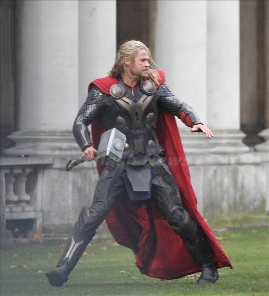 Lighting strikes twice with success of Thor: The Dark World – The Pace Press