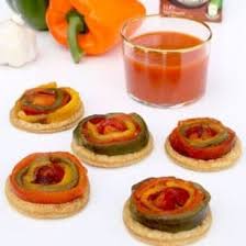 Les Mini Tartes Tatin Pimentees De Poivrons Grille Marines A L Huile D Olive