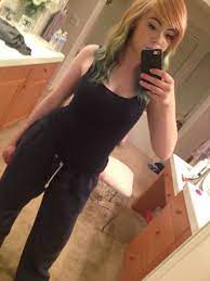 Generally Has A Strong Rose Vibe To It Outfit Picture Hair Hair Rose Vibes