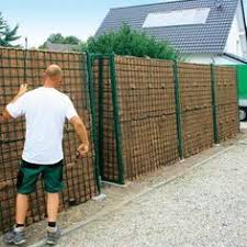 Einfache schuppen für gartengeräte bauen kann jeder. Larmschutz Im Garten Larmschutz Garten Larmschutzwand Garten Larmschutz