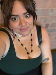 What Taylor Swift song mentions a name?