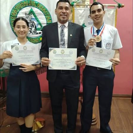 Estudiantes chiricanos conquistan medalla de oro en las Olimpiadas de Química de la Universidad de Panamá