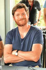 David svehlík can be seen using the following weapons in the following films and television series. David Svehlik Ukazuje Sve Ex O Co Prisla Nasehvezdy Cz