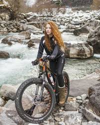 Pin Von Leguan Auf Biking Madchen Auf Fahrradern Madchen Auf Motorrad Madchenfahrrad