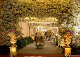 Oscar And Elissa S Wedding Reception Venue At Ritz Carlton Kuningan Organized By Flair Wo Decoration By Nefi Decor Lighting By Lightworks Www Lightworksja