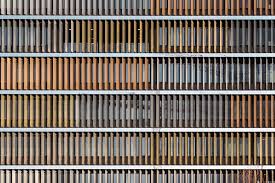 Und die geschmacksfrage ist nur eine davon. Glaslamellen Mit Integriertem Sonnenschutz Fassade News Produkte Archiv Baunetz Wissen