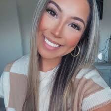 Desiree Peña (@desim1820)