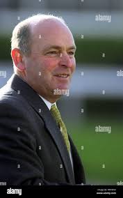 ALLAN DICKMAN RACE HORSE TRAINER WETHERBY RACECOURSE WETHERBY ENGLAND 08  December 2001 Stock Photo