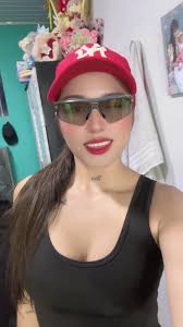 Videos de Hellen🫦 (@tati19215) con “original sound