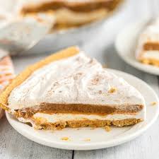 This Simple No Bake Pumpkin Pie Recipe Comes Together In No Time A Graham Cracker Crust Is Filled With L In 2020 Pumpkin Pie Recipes No Bake Pumpkin Pie Baked Pumpkin