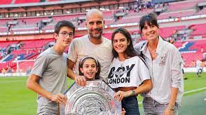 Maria was born to father pep guardiola and mother maria. Pep Guardiola Kinder Mussen Ihren Eigenen Weg Finden