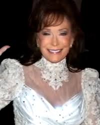 Remembering Loretta Lynn: Dolly Parton, Reba McEntire lead tributes for the  country legend
