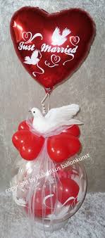 Dagegen ist es bei hochzeiten eine bezaubernde luftballonüberraschung, wenn blumen aus luftballons fallen und figuren als luftballons gefertigt. Geschenk Im Ballon Ballondekoration Geldgeschenk Luftballon Geschenk Hochzeit Hochzeitsgeschenk Geschenke