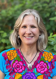 Lisa Diana's Instagram, Twitter & Facebook