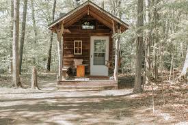 This amazing cabin sits aside a bosnian river and used to be a. Hemlock Hideaway Rustic Cabin On The Grand River Cabins For Rent In Geneva Ohio United States