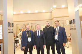 Başkanımız Mustafa Atayık, Denetim Kurulu Başkanımız Aykut Erhan, Genel  Sekreterimiz İsmail Kalafat ve Başkanlık Danışmanımız Ali Ramazan Şanto,  fuar katılımcılarını ziyaret etti. #istanbulkuyumcularodasi.iko #istanbul  #istanbulfuarmerkezi ...