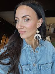 The exclusive Petunia Florence earrings are available this weekend only AND  you can get them free with purchase through Sunday! 🌸🌸🌸