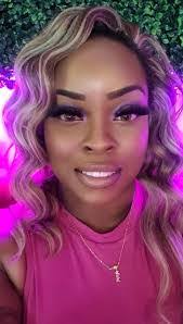 Vicky Cooley's Instagram, Twitter & Facebook