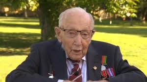 The duke of cambridge hailed him as a. Captain Tom Moore Britain S National Treasure To Be Knighted By The Queen Cbs News