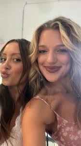 We want to hear all of the theories!!🧚‍♀️ (Craziest ones only please  🙇🏼‍♀️🙇🏻‍♀️)