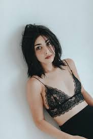 Alexa Mansour - Free pics, galleries & more at Babepedia