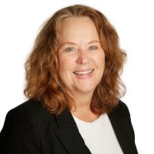 What was in the Elmade School time capsule?