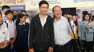 Nhiều người cho rằng, là một nghệ sĩ ưu tú, một nhà giáo mà có những phát ngôn phản cảm như vậy là không thể chấp nhận được. Zwwgpaxo 3m Km