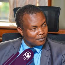 Ex President Uhuru Kenyatta's bodyguard & Presidential Escort Unit  Commander, Eric Kiragu is now serving as a mere Traffic Police officer in  Naivasha, Sad...