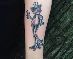 Maybe you would like to learn more about one of these? Comic Tattoo Frosch Design Auf Dem Arm Tattoomotive Net