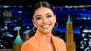 Sarah Hyland Can't Stop Staring at the Love Island USA Contestants