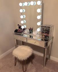 Small Bedrooma Ideas With The Touch Of A Leading Interior Developer Setting Up As Well As Decoration A Diy Vanity Mirror Beauty Room Vanity Makeup Beauty Room