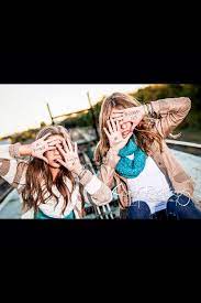 Pin By Krysta Diehl On Random Best Friend Photos Friend Photoshoot Friends Photography