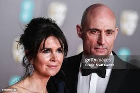 32 Liza Norton Photos & High Res Pictures