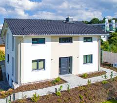 Mit unntigen schnrkeln und schubladen elmira schrankleuchten ideen zu dekorieren weihnachtsdeko drauen hauseingang maisonette huschen in champagner mit e i s o n e n. Pin Auf Hauseingang Ideen Eingangstur Eingangsbereich