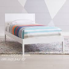 Harga tempat tidur murah berkualitas dari material bambu bisa dikatakan lebih jauh lebih murah ketimbang tempat tidur terutama yang terbuat dari material kayu jati. Harga Tempat Tidur Anak Murah Minimalis Rajajepara Com