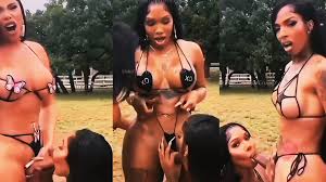 Ebony Ts Parris + 2 (Quickie) - EPORNER