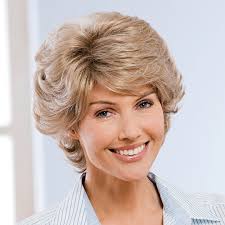 Il permet une belle transition entre les cheveux qui deviennent grisonnant, blanc, car il met en valeur la teinte grise au sein de la. Perruque Blond Cendre Reference 1362700